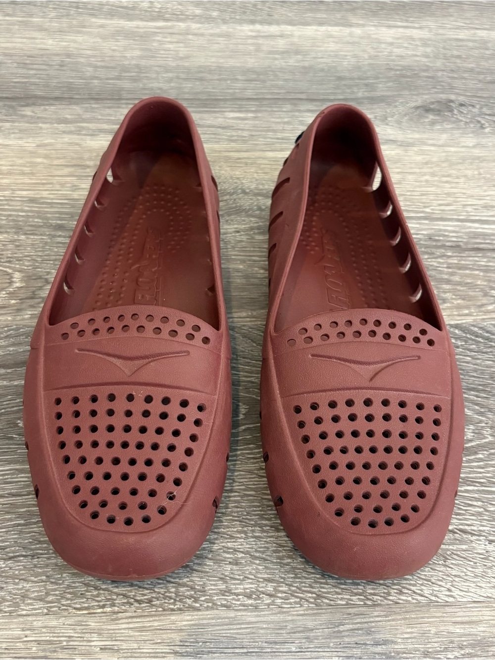 Women's Floafers Water Shoes Maroon Slip-On Perforated Casual Flats Size 9